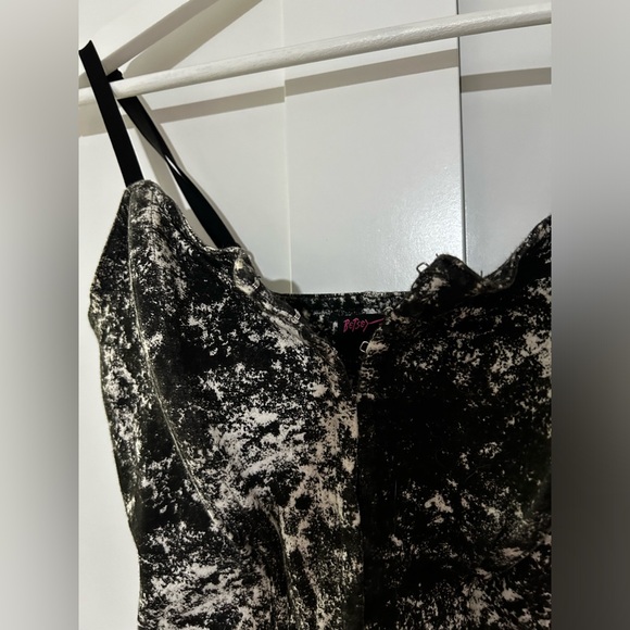 π BETSEY JOHNSON black and white corset top - Picture 2 of 4